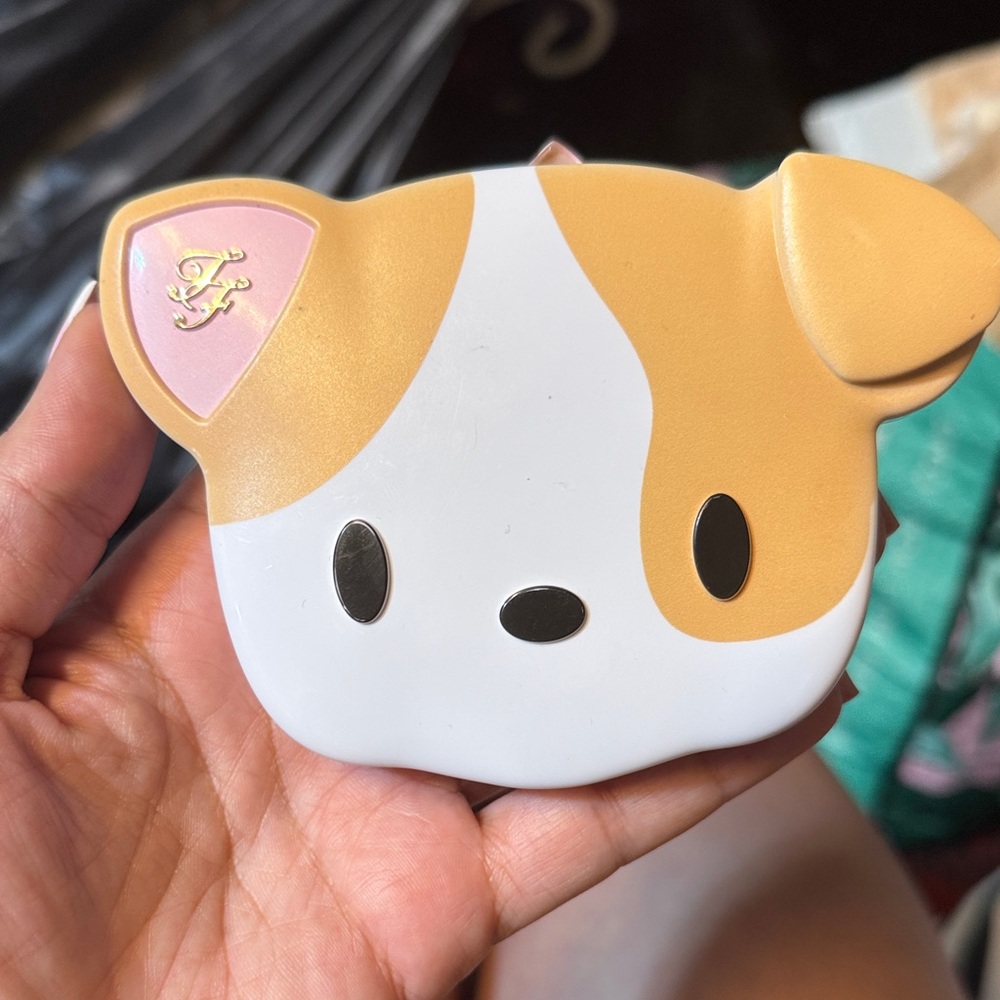 Too Faced Cute Dog-Shaped Eyeshadow Palette